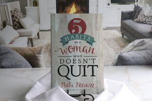 Christian Book - 5 HABITS of a Woman Who Doesn't QUIT